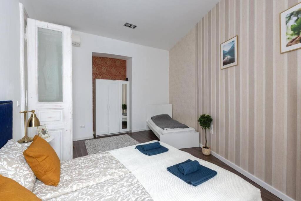 Chic, Captivating Space Near Opera House بودابست المظهر الخارجي الصورة